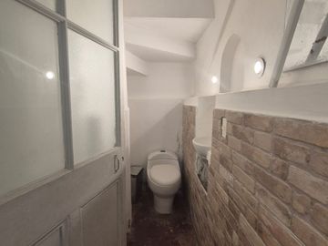 Venta de Casona en Barranco cerca al Puente los Suspiros ideal para Inversionista