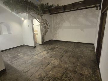 Venta de Casona en Barranco cerca al Puente los Suspiros ideal para Inversionista