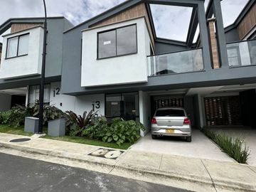 CASA NUEVA EN RENTA CERRITOS PEREIRA