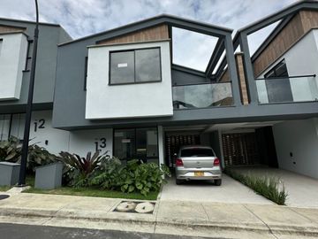 CASA NUEVA EN RENTA CERRITOS PEREIRA