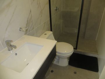 DPTO DE ESTRENO 65M2 EN MONTERRICO: 2 HABIT, 2 BAÑOS, 1 ESTAC:S/ 3,200