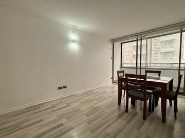 Oportunidad! 2 Dormitorios + 2 Baños + Estacionamiento Y Bodega. Santiago Centro