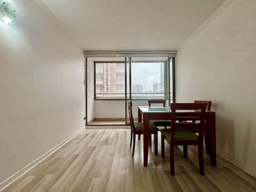 Oportunidad! 2 Dormitorios + 2 Baños + Estacionamiento Y Bodega. Santiago Centro