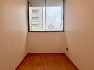 Oportunidad! 2 Dormitorios + 2 Baños + Estacionamiento Y Bodega. Santiago Centro
