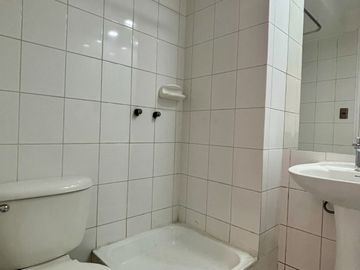 Oportunidad! 2 Dormitorios + 2 Baños + Estacionamiento Y Bodega. Santiago Centro