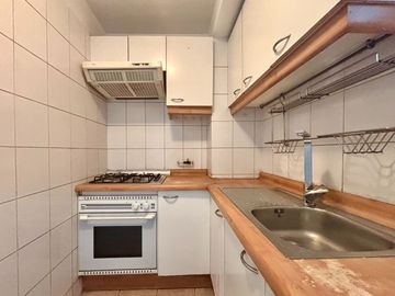 Oportunidad! 2 Dormitorios + 2 Baños + Estacionamiento Y Bodega. Santiago Centro