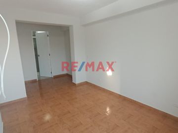 ID: 1138222 ✨ Oferta Exclusiva: Amplio Departamento En Chorrillos Con Cochera + Depósito (Incluye Aires Para Dúplex)