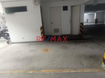 ID: 1138222 ✨ Oferta Exclusiva: Amplio Departamento En Chorrillos Con Cochera + Depósito (Incluye Aires Para Dúplex)