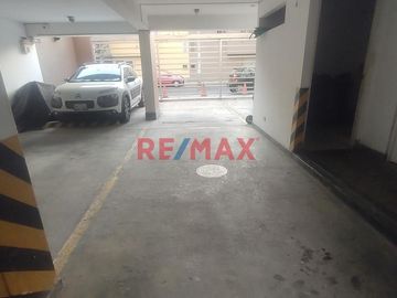 ID: 1138222 ✨ Oferta Exclusiva: Amplio Departamento En Chorrillos Con Cochera + Depósito (Incluye Aires Para Dúplex)