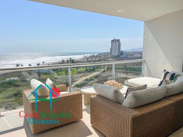 Exclusivo Departamento Frente al Mar con Amplios Espacios y Vista Inigualable