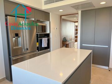 Exclusivo Departamento Frente al Mar con Amplios Espacios y Vista Inigualable