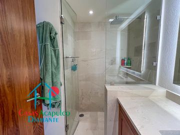 Exclusivo Departamento Frente al Mar con Amplios Espacios y Vista Inigualable
