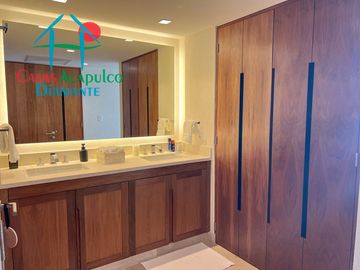 Exclusivo Departamento Frente al Mar con Amplios Espacios y Vista Inigualable