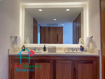 Exclusivo Departamento Frente al Mar con Amplios Espacios y Vista Inigualable