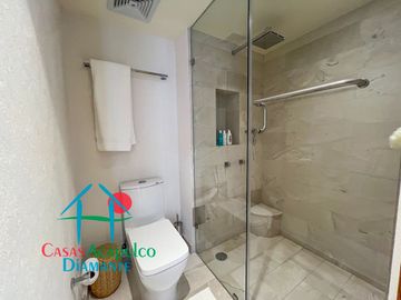 Exclusivo Departamento Frente al Mar con Amplios Espacios y Vista Inigualable