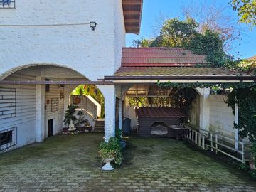 CASA A 2 CUADRAS DE AV. CONCON REÑACA, A PASOS DE PLAZA EL PRADO