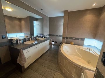 Exclusiva Casa en Venta en Urb. Rincón de la Planice II Etapa - Pachacamac / Estilo, Confort y Amplitud