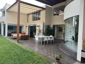 Exclusiva Casa en Venta en Urb. Rincón de la Planice II Etapa - Pachacamac / Estilo, Confort y Amplitud
