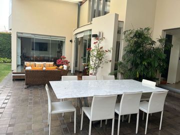Exclusiva Casa en Venta en Urb. Rincón de la Planice II Etapa - Pachacamac / Estilo, Confort y Amplitud