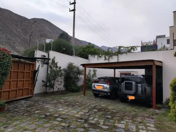 Exclusiva Casa en Venta en Urb. Rincón de la Planice II Etapa - Pachacamac / Estilo, Confort y Amplitud