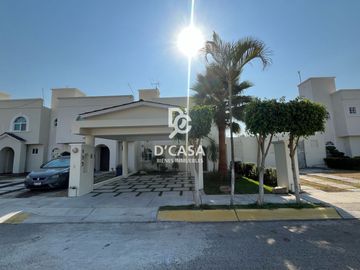 Casa en venta en Villas del Palmar