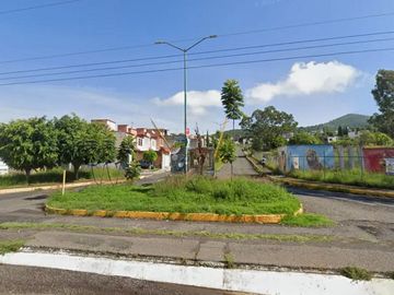 VENTA DE GRANDE CASA EN CIRCUITO ZUMPANGO, COL.LOMAS DE LA MAESTRANZA, MORELIA, MICHOACÁN