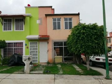 VENTA DE GRANDE CASA EN CIRCUITO ZUMPANGO, COL.LOMAS DE LA MAESTRANZA, MORELIA, MICHOACÁN