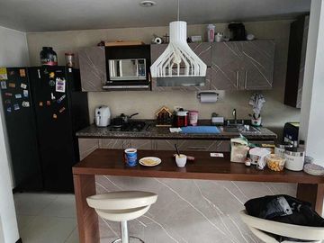 VENDO APARTAMENTO DE 3 ALCOBAS CON ASCENSOR EN EL SECTOR DE LAURELES, MANIZALES