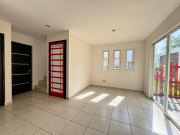 Casa en Venta en Puerta de Piedra con 64 m2 de terreno excedente