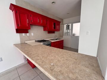 Casa en Venta en Puerta de Piedra con 64 m2 de terreno excedente