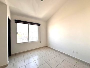 Casa en Venta en Puerta de Piedra con 64 m2 de terreno excedente