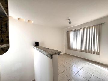 Casa en Venta en Puerta de Piedra con 64 m2 de terreno excedente