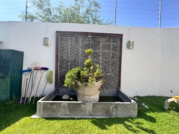 Casa en Venta en Puerta de Piedra con 64 m2 de terreno excedente