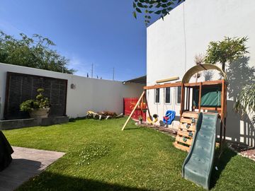 Casa en Venta en Puerta de Piedra con 64 m2 de terreno excedente