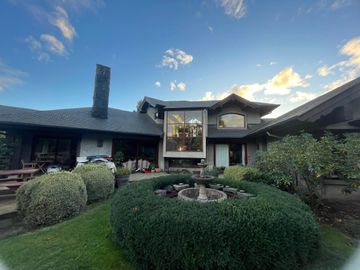 Hermosa Casa Con Lindo y Gran Jardín En Condominio