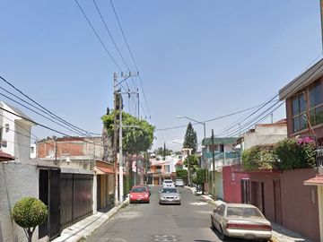 Bonita y amplia casa en remate en Paseos de Taxqueña, Coyoacán, Ciudad de México!