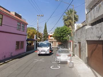 Bonita y amplia casa en remate en Paseos de Taxqueña, Coyoacán, Ciudad de México!