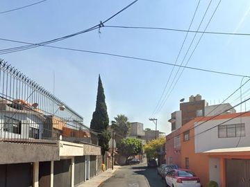 Bonita y amplia casa en remate en Paseos de Taxqueña, Coyoacán, Ciudad de México!