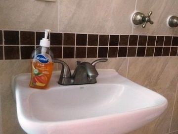 SE RENTA CASA EN RESIDENCIAL LOS ALMENDROS, ALBERCA, PALAPA AYALA MORELOS