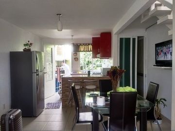 SE RENTA CASA EN RESIDENCIAL LOS ALMENDROS, ALBERCA, PALAPA AYALA MORELOS