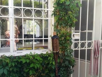 SE RENTA CASA EN RESIDENCIAL LOS ALMENDROS, ALBERCA, PALAPA AYALA MORELOS