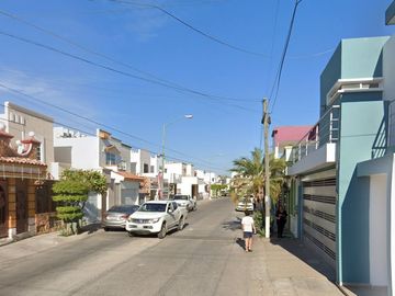 Linda y amplia casa en remate en Playas, Mazatlán, Sinaloa!