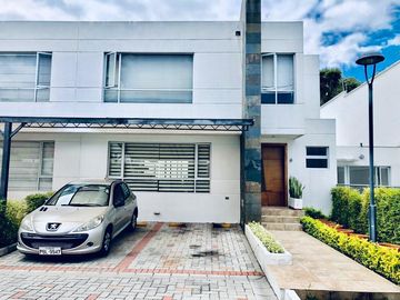 Casa en venta en Cumbaya, sector Vieja Hacienda