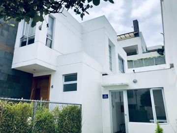 Casa en venta en Cumbaya, sector Vieja Hacienda