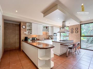 LAS CONDES. VENTA PENTHOUSE DE 500 M2 CONDOMINIO DE 3 DEPTOS