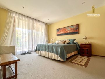 LAS CONDES. VENTA PENTHOUSE DE 500 M2 CONDOMINIO DE 3 DEPTOS