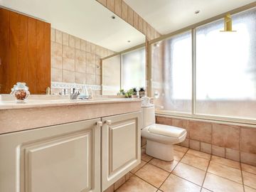 LAS CONDES. VENTA PENTHOUSE DE 500 M2 CONDOMINIO DE 3 DEPTOS
