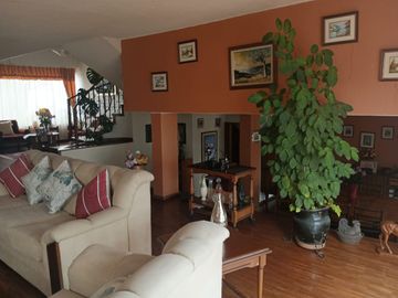 CASA EN VENTA LA COLINA SANGOLQUI