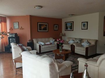 CASA EN VENTA LA COLINA SANGOLQUI
