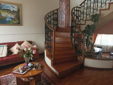 CASA EN VENTA LA COLINA SANGOLQUI